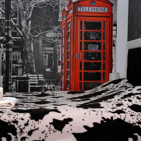 Немного Лондона В Центре Чернигова Luaran gambar
